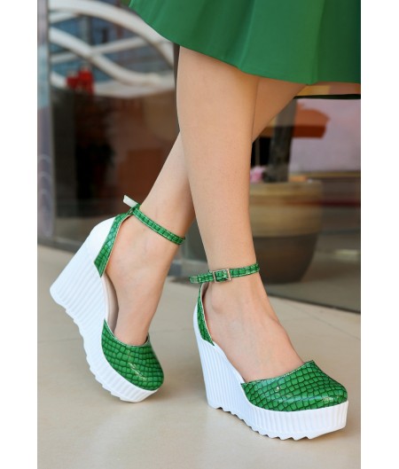 Leone Yeşil Rugan Dolgu Topuk Ayakkabı