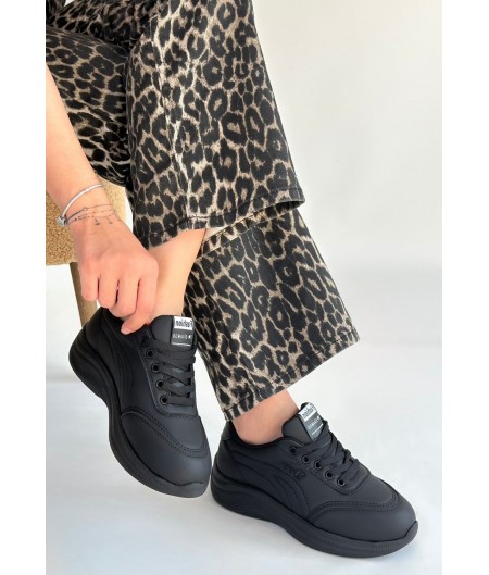 Yejja Siyah Cilt Bağcıklı Spor Ayakkabı