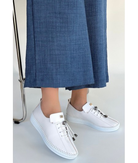 Warte Beyaz Deri Bağcıklı Spor Ayakkabı Warte Beyaz Deri Bağcıklı Spor Ayakkabı