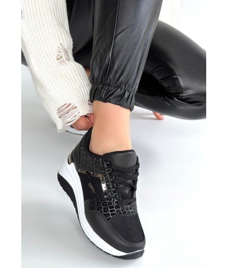 Geja Siyah Cilt Bağcıklı Beyaz Tabanlı Spor Ayakkabı Geja Siyah Cilt Bağcıklı Beyaz Tabanlı Spor Ayakkabı