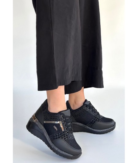 Geja Siyah Cilt Bağcıklı Spor Ayakkabı Geja Siyah Cilt Bağcıklı Spor Ayakkabı