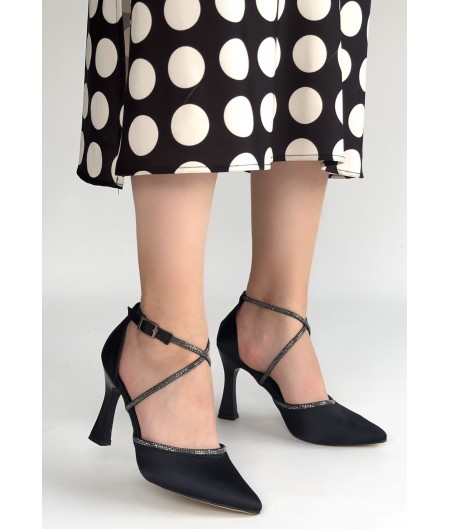 Kanji Siyah Saten Topuklu Ayakkabı