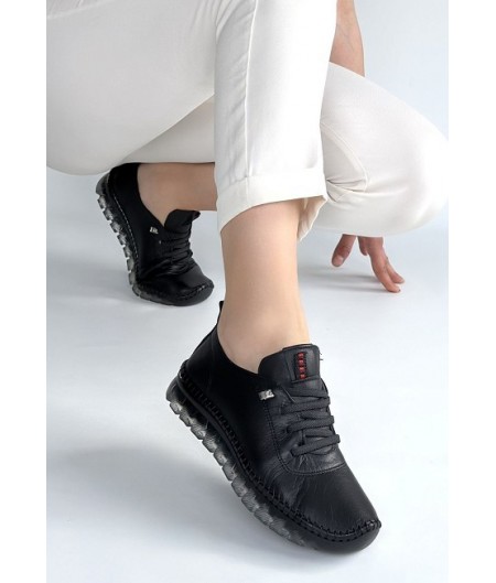 Kitta Siyah Deri Bağcıklı Spor Ayakkabı Kitta Siyah Deri Bağcıklı Spor Ayakkabı