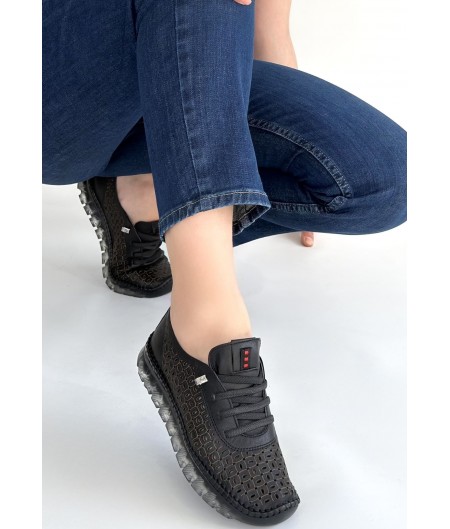 Otja Siyah Deri Lazerli Bağcıklı Spor Ayakkabı Otja Siyah Deri Lazerli Bağcıklı Spor Ayakkabı